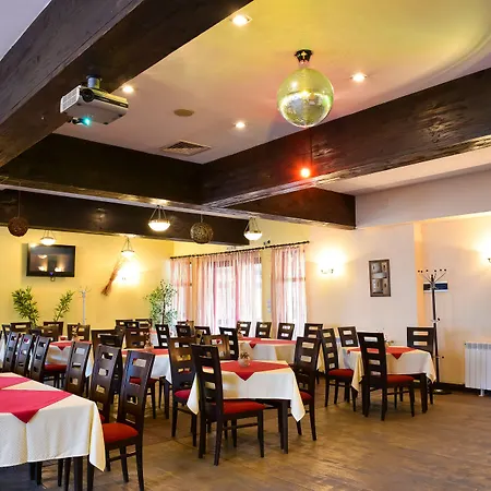 Bojur & Bojurland Complex 酒店 3*