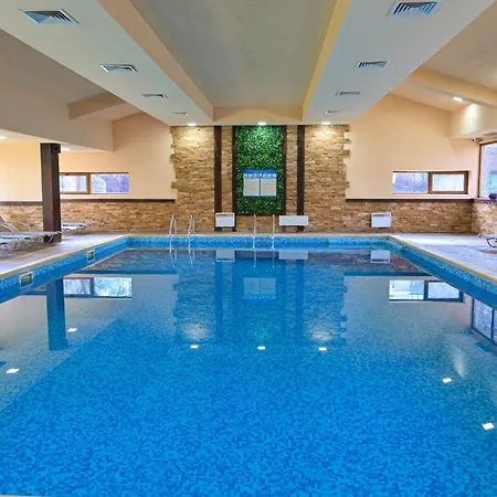 Hotel Bojur & Bojurland Complex 3*