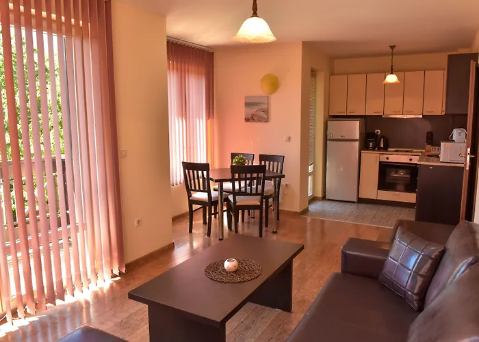 Bojur & Bojurland Complex Hotel 3*